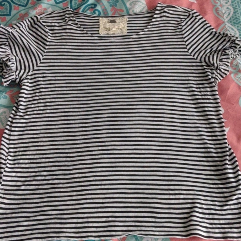 Black and White stripped t-shirt